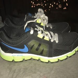 Nike (Dual Fusion) shoes